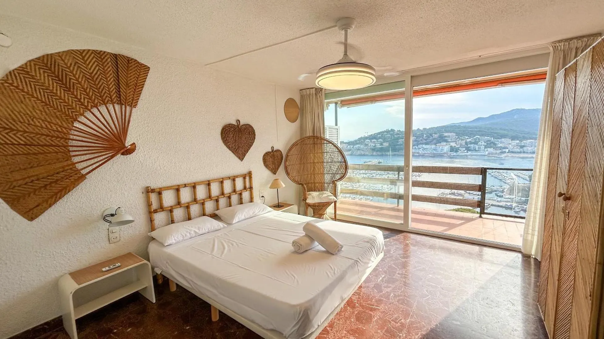 An apartment with an ocean view Sant Feliu de Guíxols
